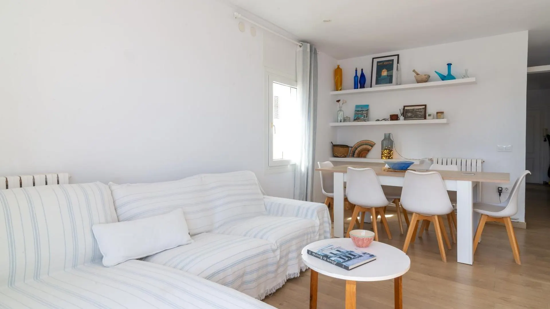 Precioso Apartamento En Primera Linea De Mar En 칼레냐 데 팔라푸르헬 0*,  스페인