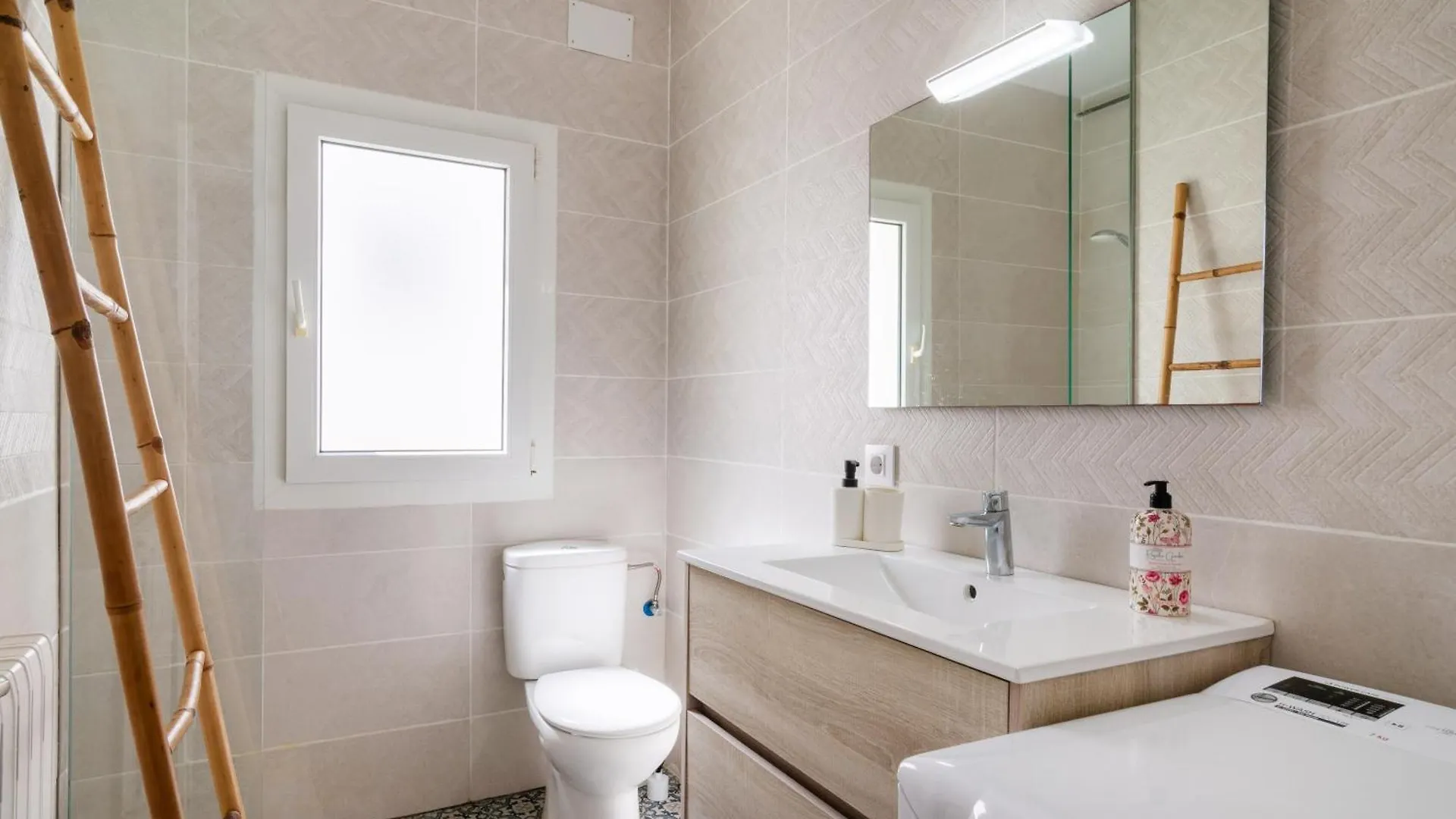 Precioso Apartamento En Primera Linea De Mar En 칼레냐 데 팔라푸르헬 아파트